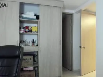 cinacandy – webcam model profile photo Image 3