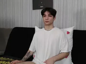 littlejennifer18 – webcam model profile photo Image 12