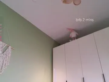 misskiarra – webcam model profile photo Image 15