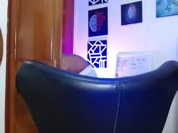 maxdoggy – webcam model profile photo Image 16