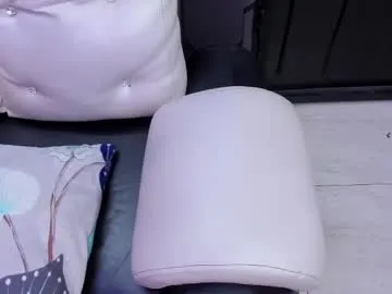 EvelynMills – webcam model profile photo Image 16