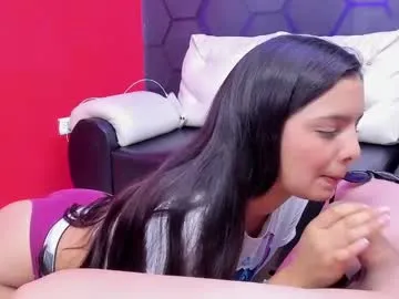 EvelynMills – webcam model profile photo Image 2