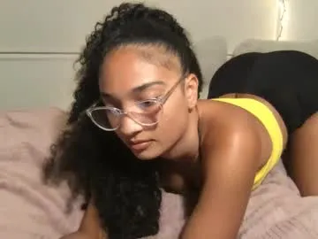 katarasimon – webcam model profile photo Image 12