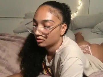 katarasimon – webcam model profile photo Image 13