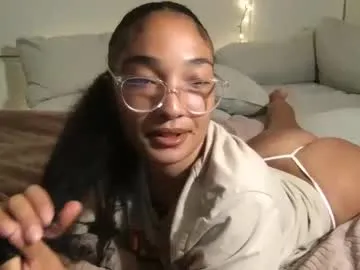 katarasimon – webcam model profile photo Image 16