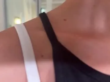 magical_mermaids – webcam model profile photo Image 14