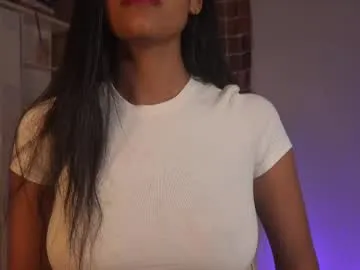 sayluna – webcam model profile photo Image 4