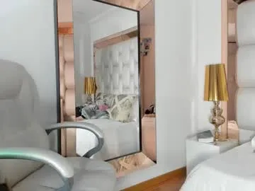 emina_woody – webcam model profile photo Image 15