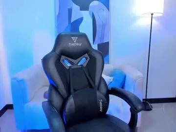 straight__friends – webcam model profile photo Image 18