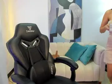 straight__friends – webcam model profile photo Image 3