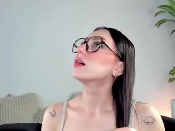 petites_perles – webcam model profile photo Image 4