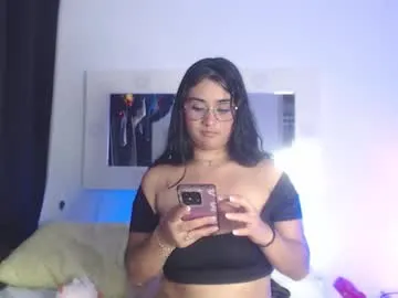 nickyselene – webcam model profile photo Image 13