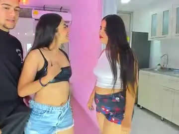 karlenegries – webcam model profile photo Image 16