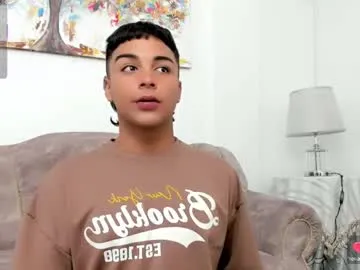 sweetyoops – webcam model profile photo Image 13