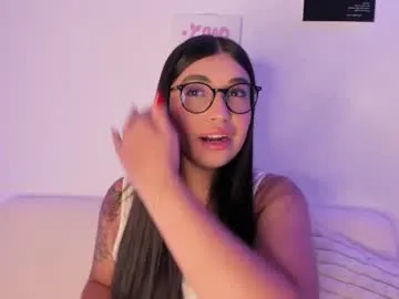 little_poetry – webcam model profile photo Image 12