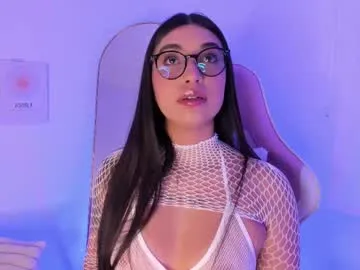 little_poetry – webcam model profile photo Image 16