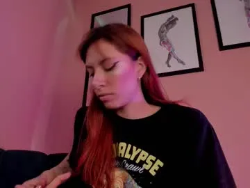 IngridSaint – webcam model profile photo Image 14