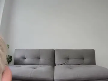 pinkadele – webcam model profile photo Image 8