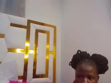 amyazuree – webcam model profile photo Image 13