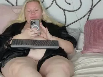 playussoftly – webcam model profile photo Image 10