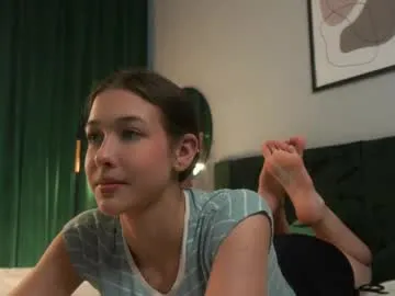 littleflowers – webcam model profile photo Image 7