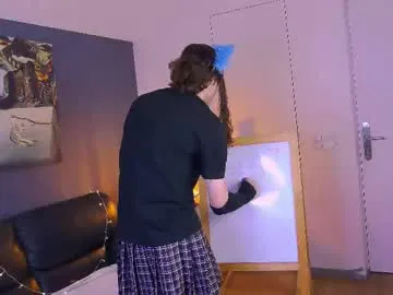 luckaisha – webcam model profile photo Image 14