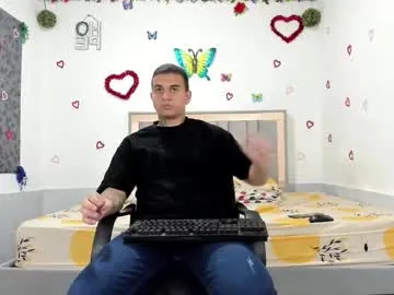 sweetyoops – webcam model profile photo Image 12