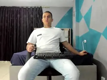 sweetyoops – webcam model profile photo Image 6