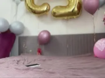 your_dolls – webcam model profile photo Image 15