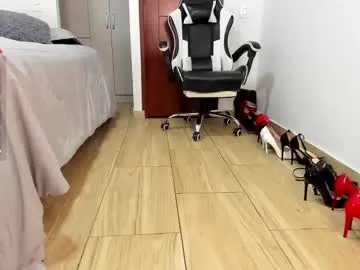 emahallee – webcam model profile photo Image 8