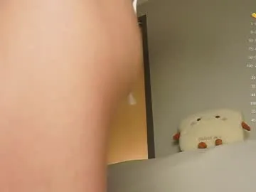 lucretiaburnaugh – webcam model profile photo Image 2