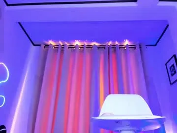 kristigroune – webcam model profile photo Image 6