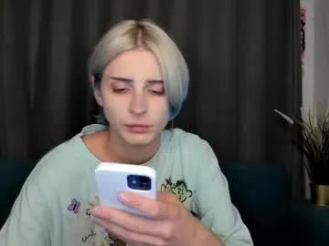 petites_perles – webcam model profile photo Image 13