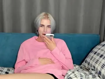 petites_perles – webcam model profile photo Image 8