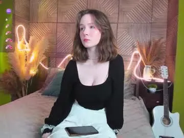 evahothead – webcam model profile photo Image 12