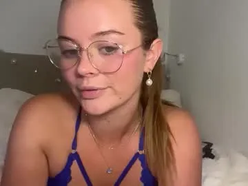 kira_briis – webcam model profile photo Image 13