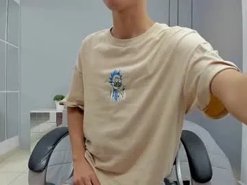 karlenegries – webcam model profile photo Image 15