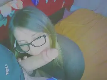 petites_perles – webcam model profile photo Image 10