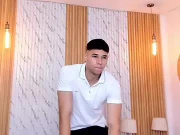 evahothead – webcam model profile photo Image 6