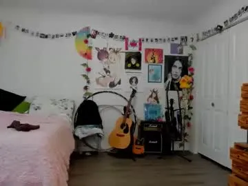 mirabrunette – webcam model profile photo Image 13