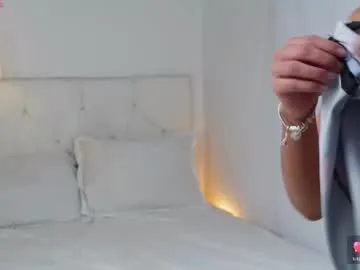 veronnika_hill – webcam model profile photo Image 12