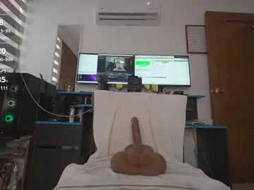 cosmos_baby – webcam model profile photo Image 12