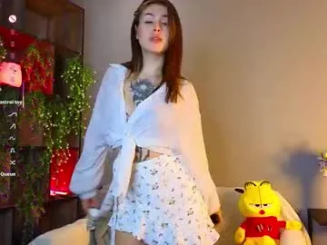 alliceredfox – webcam model profile photo Image 5