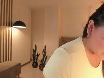 mia_wintermood – webcam model profile photo Image 12