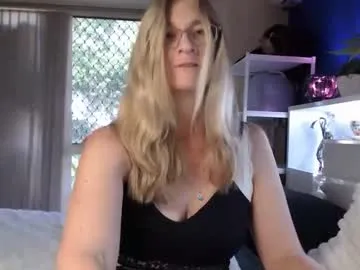 mirabrunette – webcam model profile photo Image 10