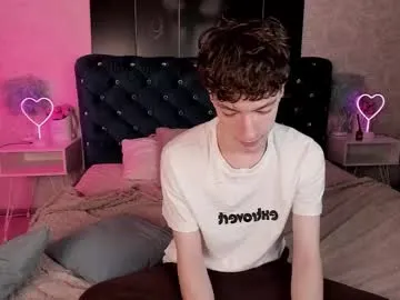 petites_perles – webcam model profile photo Image 8