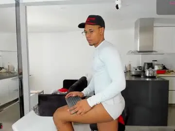 cuddlings – webcam model profile photo Image 11