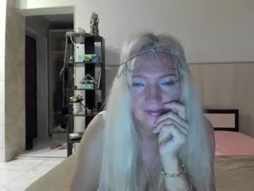 nadya_land – webcam model profile photo Image 15