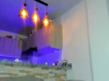 e_vvv_a – webcam model profile photo Image 15