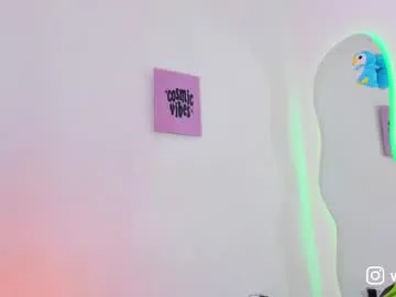 vestaszanto – webcam model profile photo Image 13